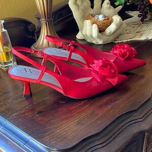 Chic Red Floral Slingback Heels